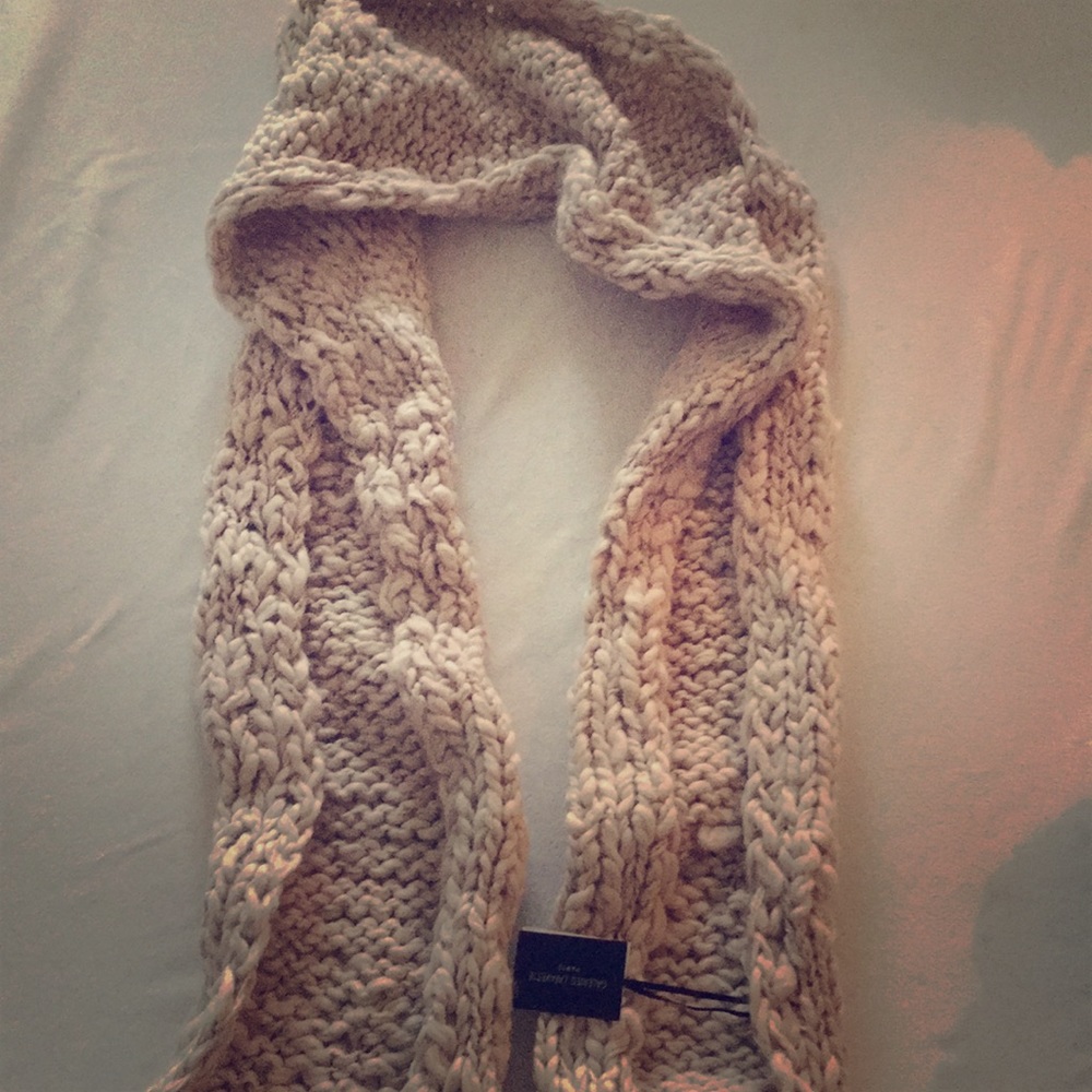 NWT Chunky scarf